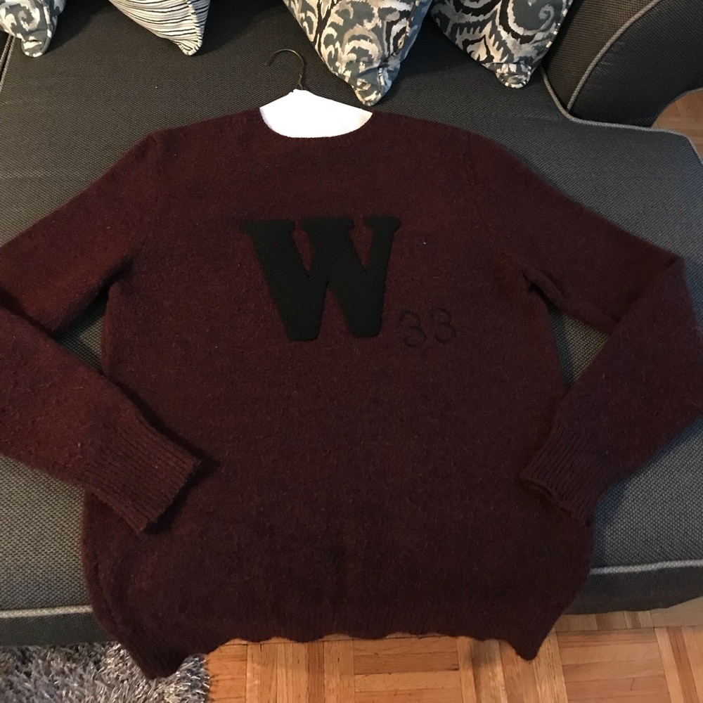 Geek “W” sweater